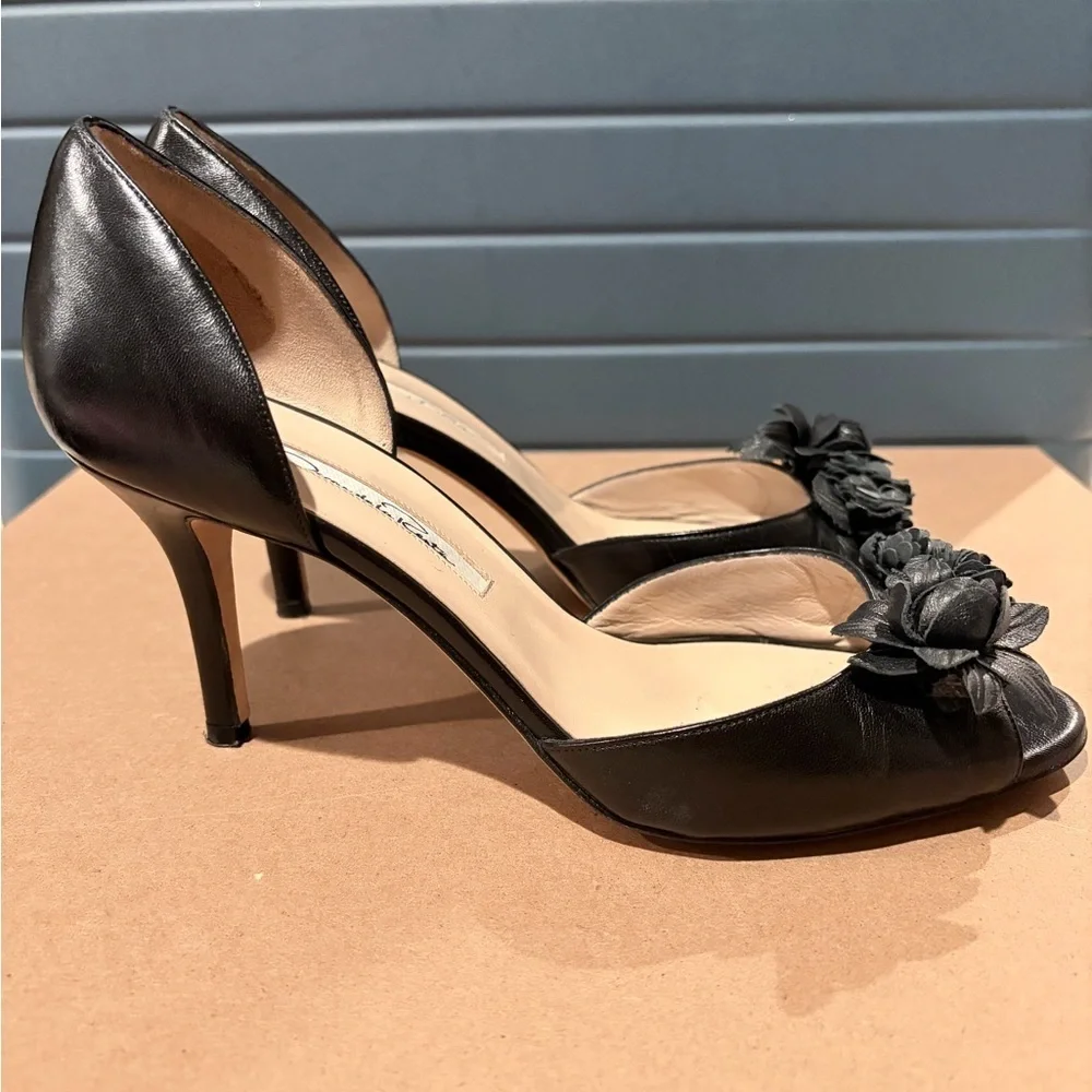 Oscar de la Renta chic black